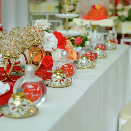 Mẫu Chai Nhựa Decor Tiệc Nhỏ Xinh – Giá Rẻ, Đẹp Mắt Cho Mọi Bàn Tiệc
